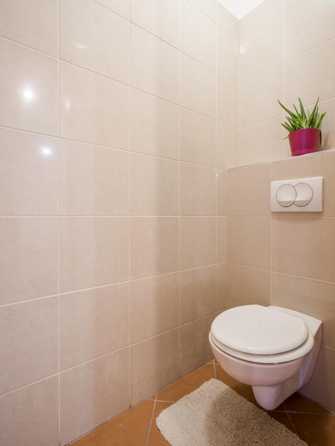 Bpr City Lodge Apartments Budapest Bagian luar foto